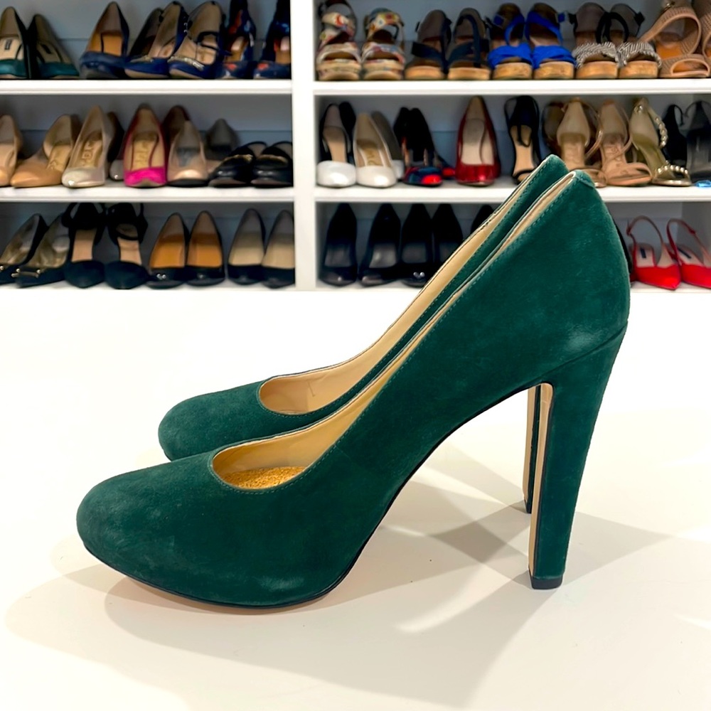Emerald green Nine West suede heels